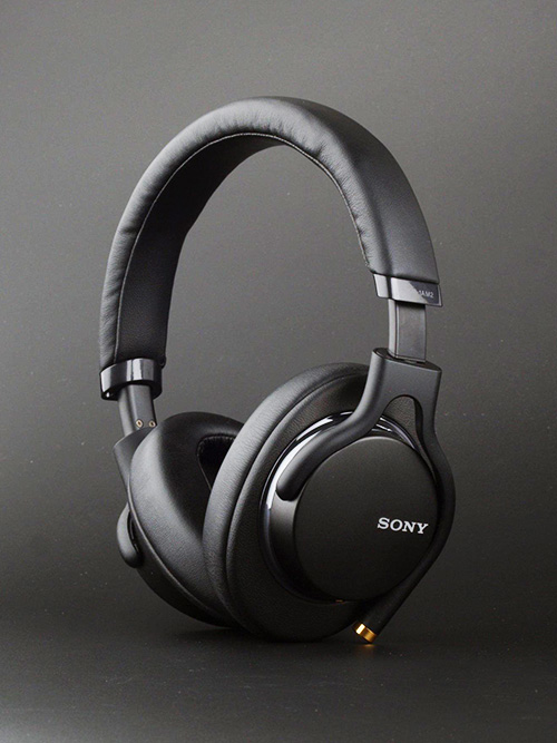 世邦索尼耳机注塑配件案例 世邦索尼耳机注塑配件案例